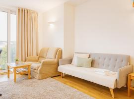 Sky-View Home in Brentwood Essex, hotel in Brentwood