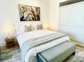 Boutique Ocean View Studio with King Bed & Spa