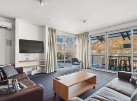 Family-Friendly 3BR Marina Views & Space, ξενοδοχείο σε Frankton