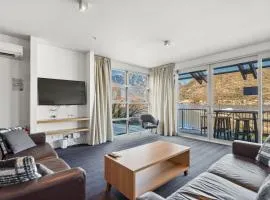 Family-Friendly 3BR Marina Views & Space