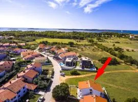 Apartments with parking space Valbandon, Fazana - 16261