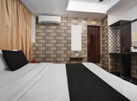 Hotel O Kanchan Palace, ξενοδοχείο στο Αχμενταμπάντ