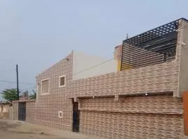 Lá Maison Jolly