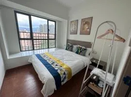 Yihuju 3-Bedroom, 2-Living Room Suite