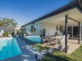 Nora Poolhouse Oasis, 4-beds house, North Lakes