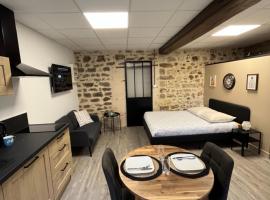 Les Pichies, Studio Dadoum, Centre ville, hotel in Digoin