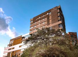 V Grand Hotel, a member of Radisson Individuals, &xi;&epsilon;&nu;&omicron;&delta;&omicron;&chi;&epsilon;ί&omicron; &kappa;&omicron;&nu;&tau;ά &sigma;&tau;&omicron; &Alpha;&epsilon;&rho;&omicron;&delta;&rho;ό&mu;&iota;&omicron; Olaya Herrera  - EOH, &Mu;&epsilon;&delta;&epsilon;&gamma;ί&nu;