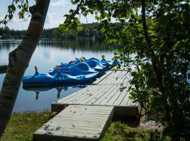 Chalets Lac à la Truite, курортний готель у місті Сент-Агат-де-Мон