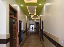 ABS Palace Ayodhya、Faizābādのホテル