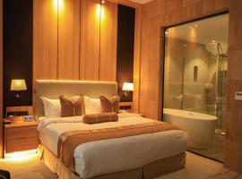 Hotel Grand Belwoods Near Delhi Airport, hotel v Novém Dillí