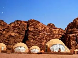 Desert Oasis in Wadi Rum Village - Cozy Lodge Room