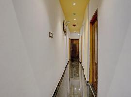 Super Hotel O Golden Suites, hotel v destinaci Turambhe