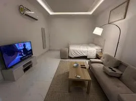 استديو غرفة نوم بدخول ذكي