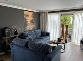 Vakantiewoning Maiva - Chaletparc Krabbenkreek, отель в городе Синт-Анналанд