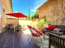 Maison de village façon Loft, avec cour et airco, dans le centre historique