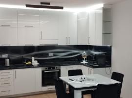 CrystalLUS, hotel i Požega