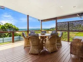 Whale Watcher - Beachfront with Spa