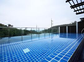 3BR SeaView Villa with Private Pool Kamala Falls, hotel in Kamala Beach