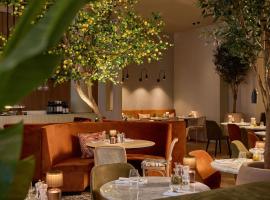 Van der Valk Hotel Gent, хотел в Гент