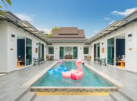 Phuket La Siesta Pool Villas & Pool Access Rooms, hotel in Nai Harn Beach