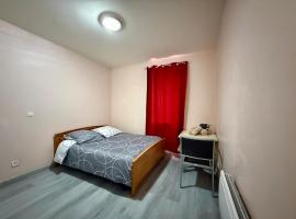 Face à la gare - Chambre 6, hôtel à Roanne