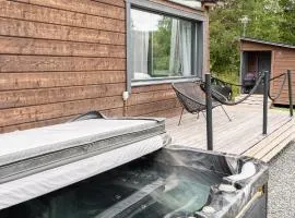 Himosranta Suite A - Private Suite with Hot Tub & Lake Views