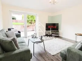 Large 5BR 3BA Home Leamington Spa Driveway Parking WI-FI