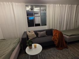 Tromsdalen Studio 2 - FREE Parking & Near Attractions - Winter Offer Now!, ξενοδοχείο σε Trondalen