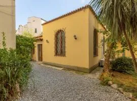 GuestHost - Central Apartment with Private Garden!