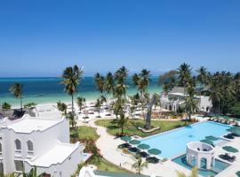 Tembo Kiwengwa Resort，基萬嘎的有停車位的飯店