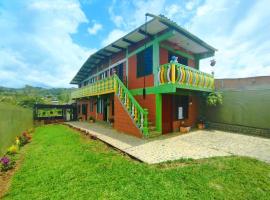 Country house Los Colibríes Dagua, hotel v destinaci Borrero Ayerbe