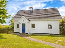 Holiday Home Brittas Bay Holiday Village No 7 by Interhome, hotel in Brittas Bay