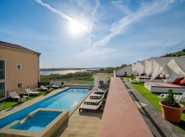 Apartment Melandura-7 by Interhome, hotel di Dinjiška