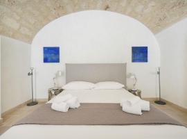 Palazzo Della Tore 001-Elegant Historic Escape, hotel a Torre a Mare