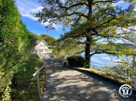 Gîte de la Anse sur Pareloup, hotel v destinaci Arvieu
