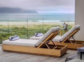 Beachfront @ Beach Club, готель у Кейптауні