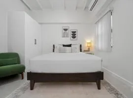 Atrium Apartments - Saffron Bloom