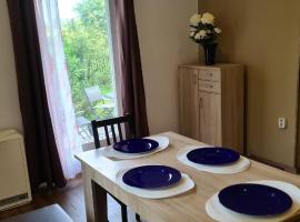 Sweet forest cottage near Munich, vila v destinaci Oberhaching