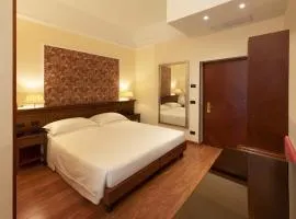 Lancaster Hotel