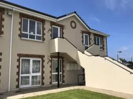 Holiday Home Kilkee HH - GF - - S5 - TR1 Type B - No 907 by Interhome