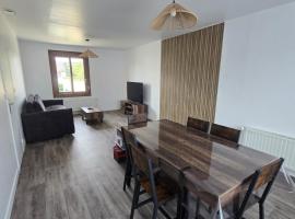 Villa Fanfan à proximité du circuit des 24H du mans, hotel in Mulsanne