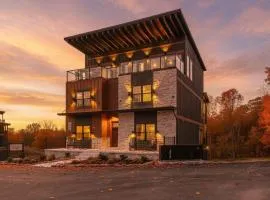 The Great Escape! Sleeps 26 - Sky Deck - Arcade - Golf - Waterpark