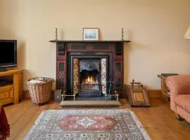 Pendre Farmhouse Llwyndafydd