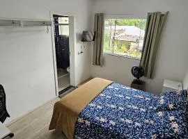 Quarto Privado com Suíte - Oktoberfest 10min