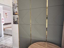 Апартаменты в центре города Балхаш, hotel in Balqash