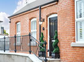 Northern Bank House Apartments by Escape Ordinary, hotel en Kesh