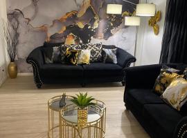 Stunting Sunburst Peaceful Palace, hotel a Center Line