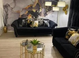 Stunting Sunburst Peaceful Palace