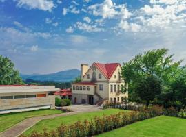 The Luxury and Nature Retreat with pool, jacuzzi & BBQ, Luxushotel in Vila Fonche