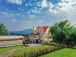 Luxury and Nature Retreat w/ pool, jacuzzi & BBQ by Portugal Active